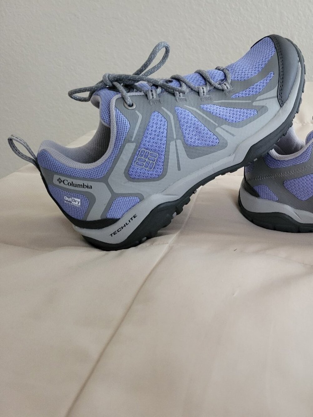 COLUMBIA Techlite  Out Dry waterproof Hiking shoes.